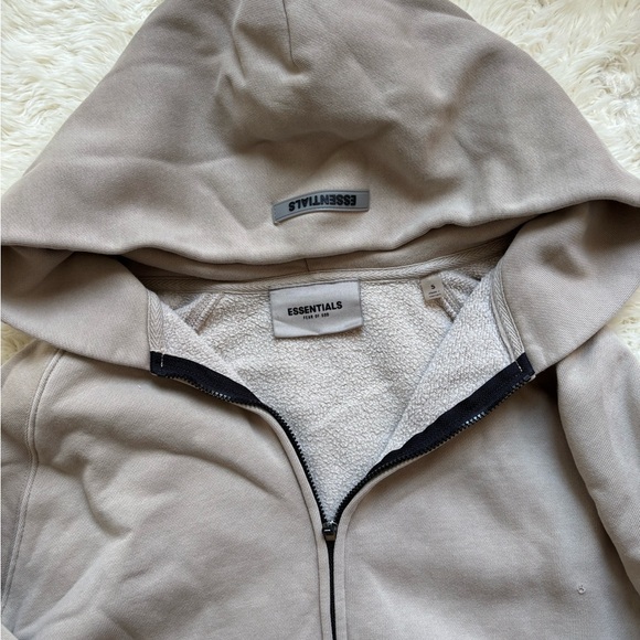 Fear of God Essentials Cream Zip-Up Hoodie - Picture 2 of 11